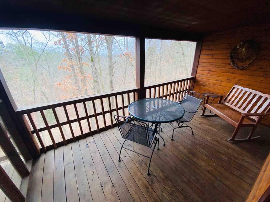 The Loft At Bear Mountain Log Cabins Eureka Springs Exterior photo