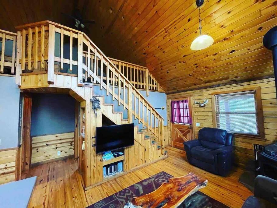 The Loft At Bear Mountain Log Cabins Eureka Springs Exterior photo